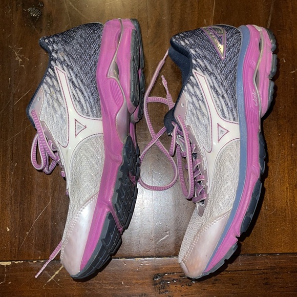 Mizuno Wave Rider 19 - Picture 3 of 8